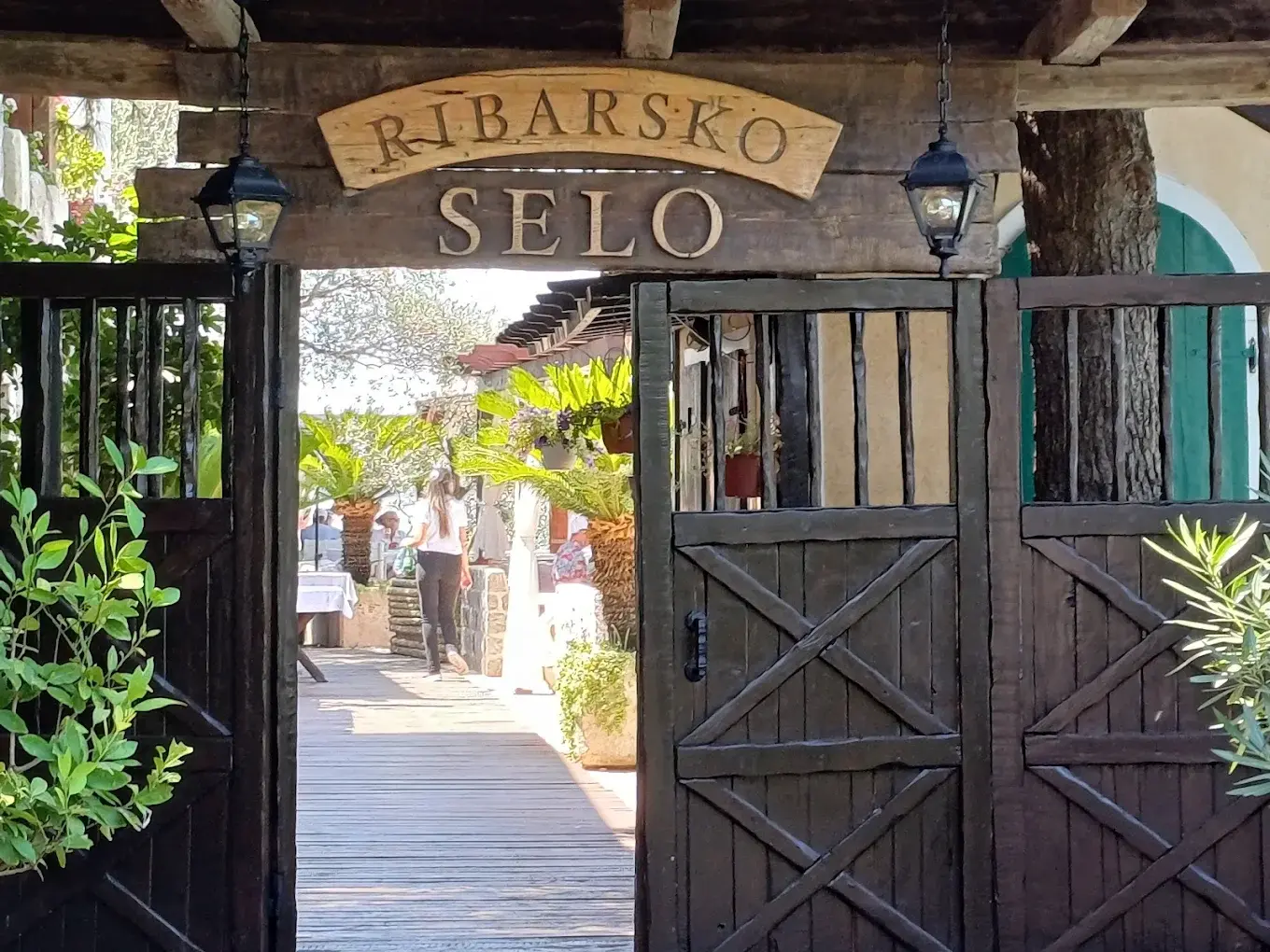 Restoran Ribarsko Selo — Luštica