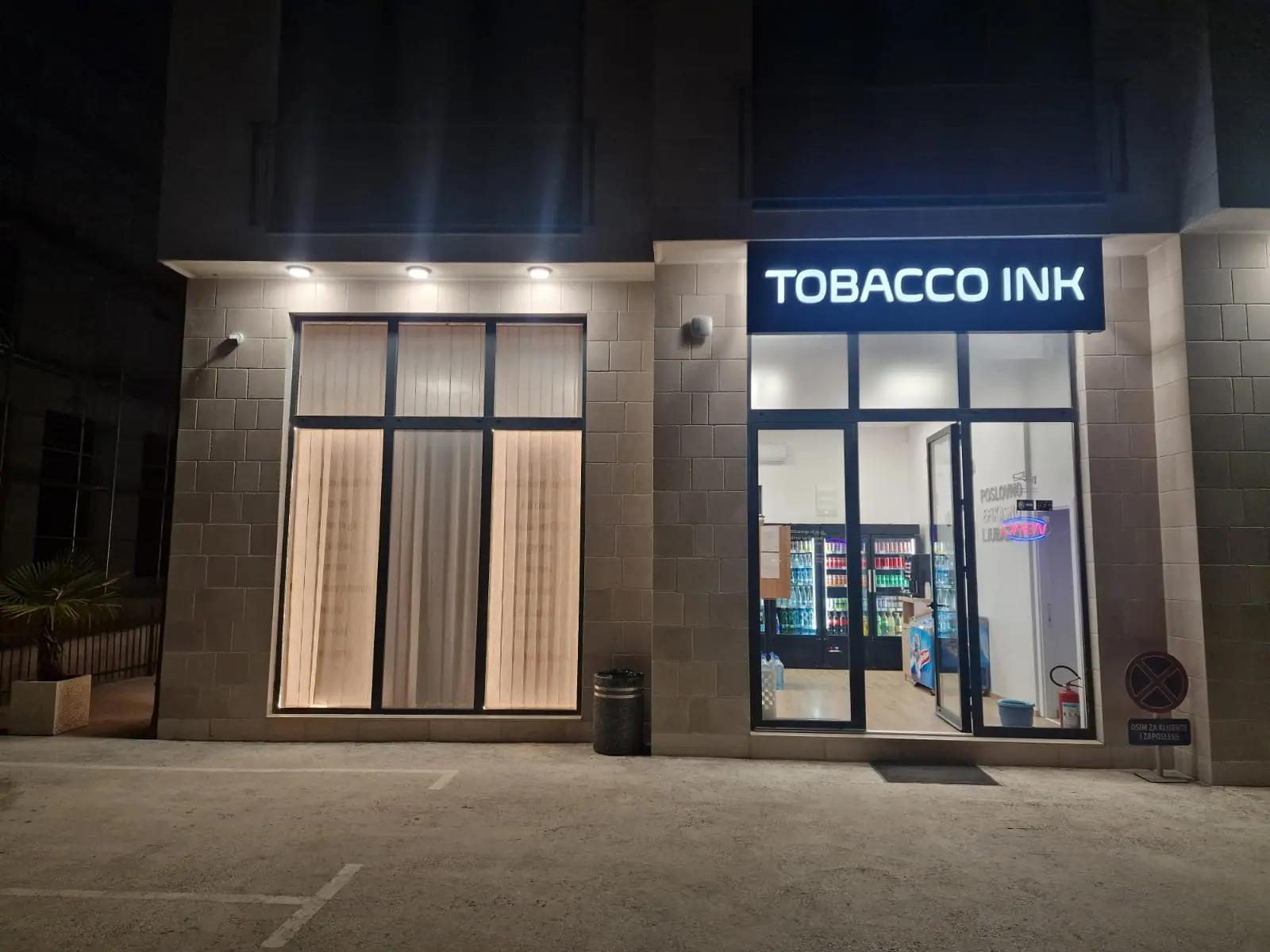 Tobacco Ink — eksterijer